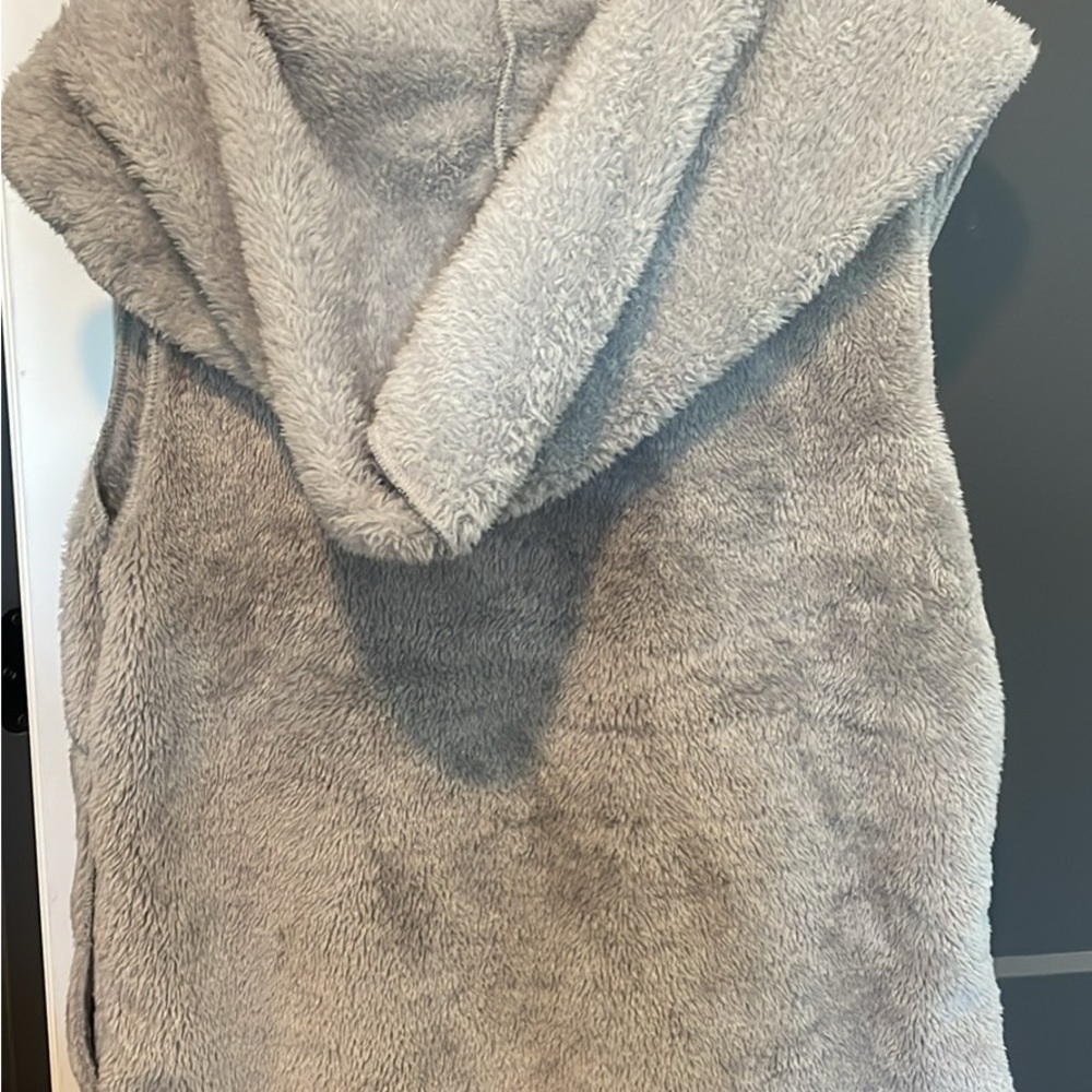 Dylan Soft Gray Apparel - Picture 3 of 3